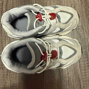 New Balance Kids 9060 Sneakers in Gray and Red